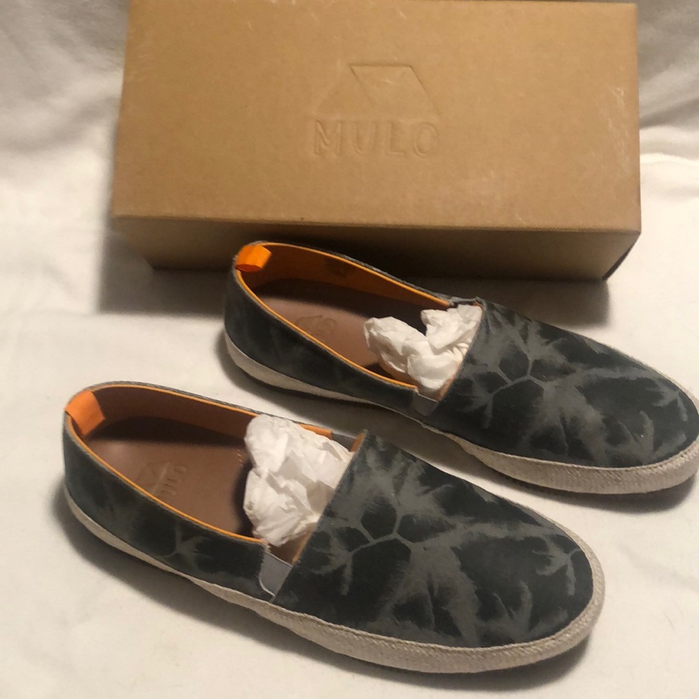 MULO Grey Palm Suede slip on size 9 New in box, size runs large